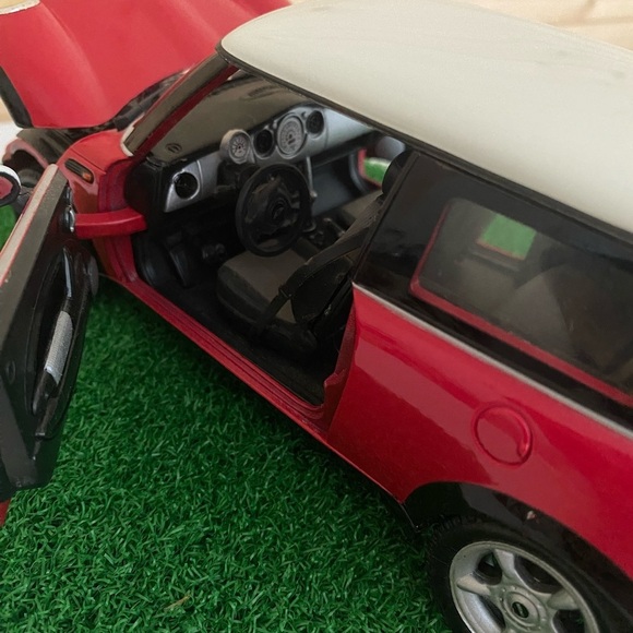 2001 Mini Cooper 1:18 Scale Diecast Model Car Classic Collectible Red Motor Max - Picture 5 of 11